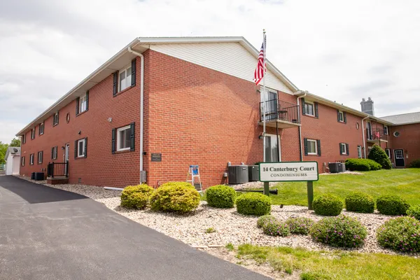 $175,000 | 14 Canterbury Court, Unit 31, Bloomington, IL 61701