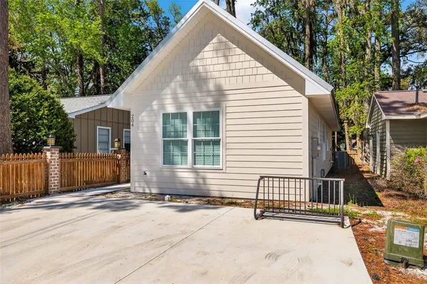 $2,200 | 204 Palm Street, St. Simons Island, GA 31522