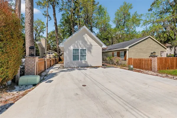 $2,200 | 204 Palm Street, St. Simons Island, GA 31522