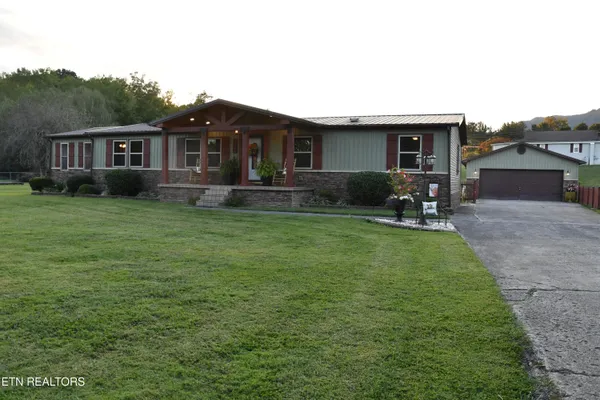 $240,000 | 129 Lower Gibson Lane, Middlesboro, KY 40965