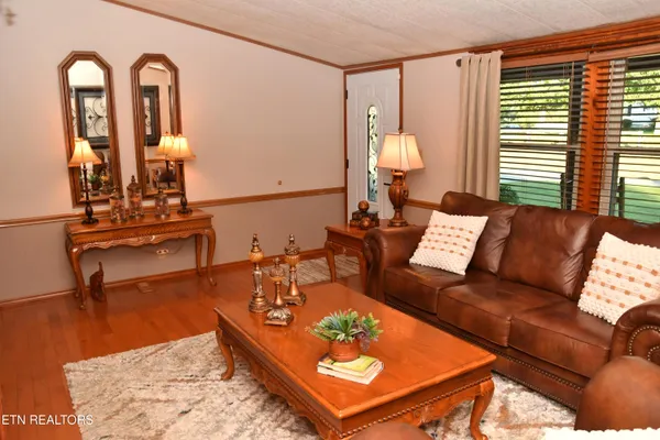 $240,000 | 129 Lower Gibson Lane, Middlesboro, KY 40965