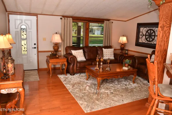 $240,000 | 129 Lower Gibson Lane, Middlesboro, KY 40965