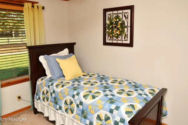 $240,000 | 129 Lower Gibson Lane, Middlesboro, KY 40965