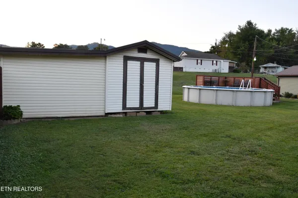 $240,000 | 129 Lower Gibson Lane, Middlesboro, KY 40965