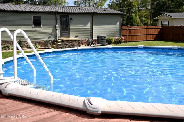 $240,000 | 129 Lower Gibson Lane, Middlesboro, KY 40965