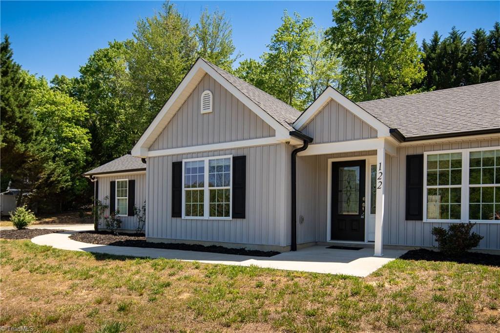 122 Fosstorall Road King, NC 27021 - Photo 4 of 32 Front of home