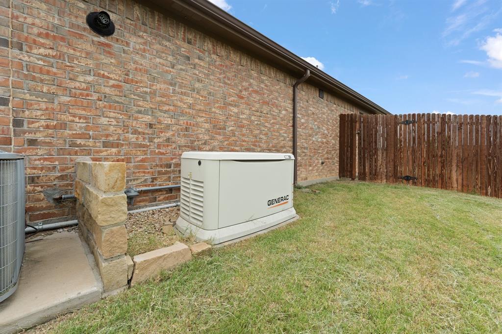 4600 Fringetree Way Crowley, TX 76036 - Photo 7 of 40
