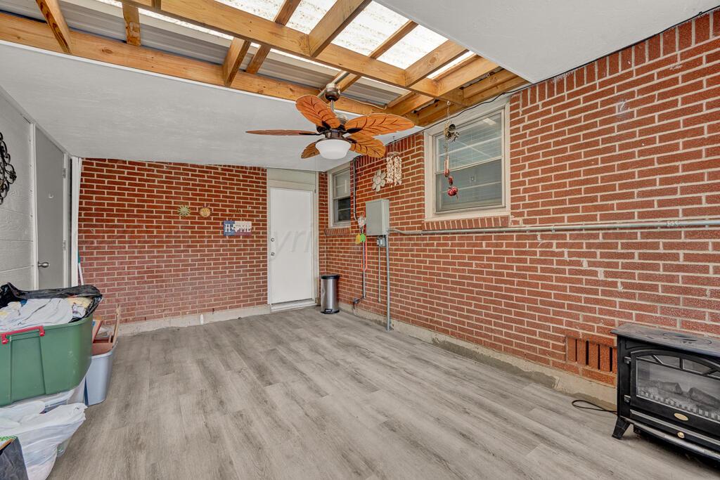 5215 George Terrace Amarillo, TX 79106 - Photo 20 of 23 sunroom 2
