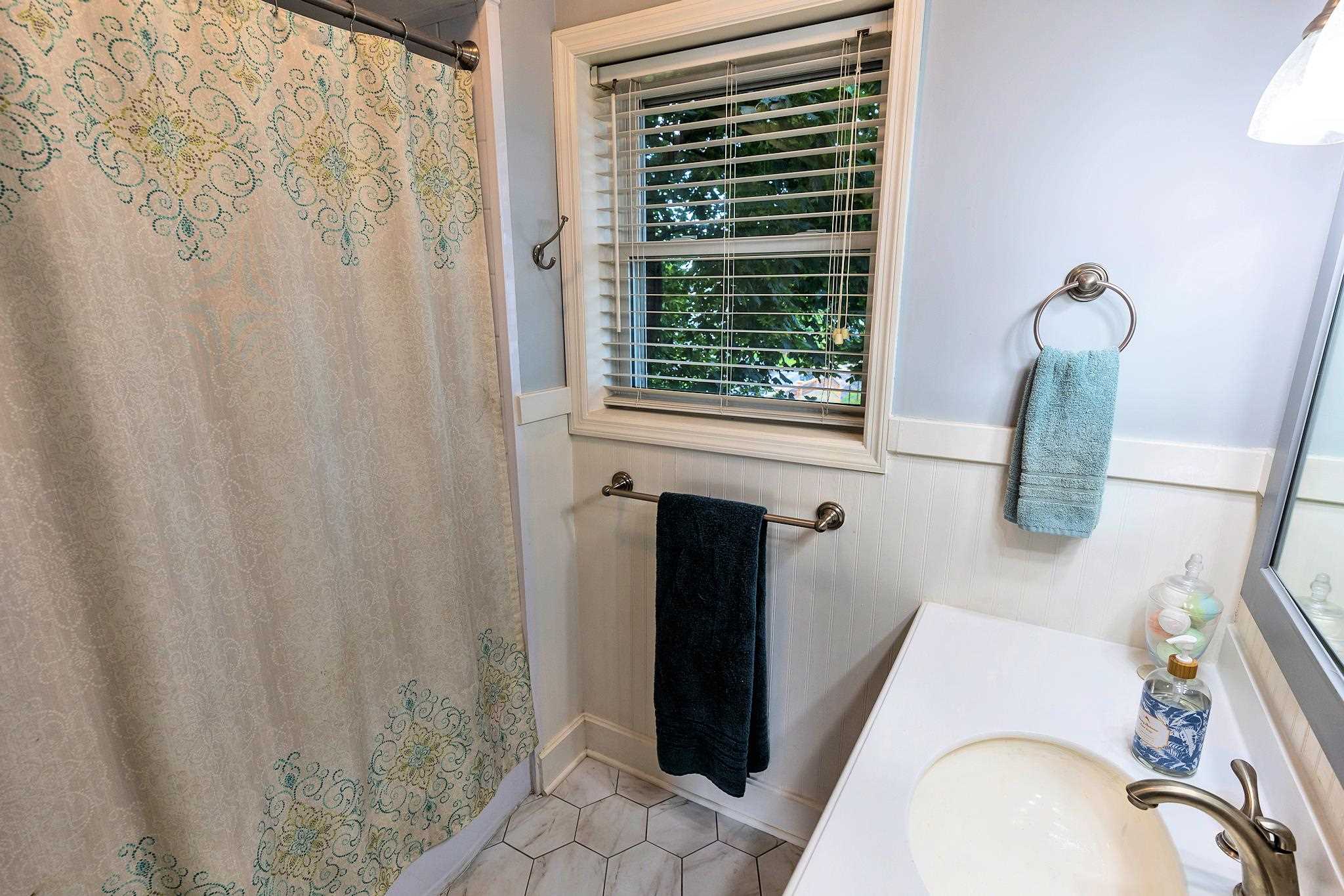 113 Riley Avenue Manchester, NH 03103 - Photo 35 of 40