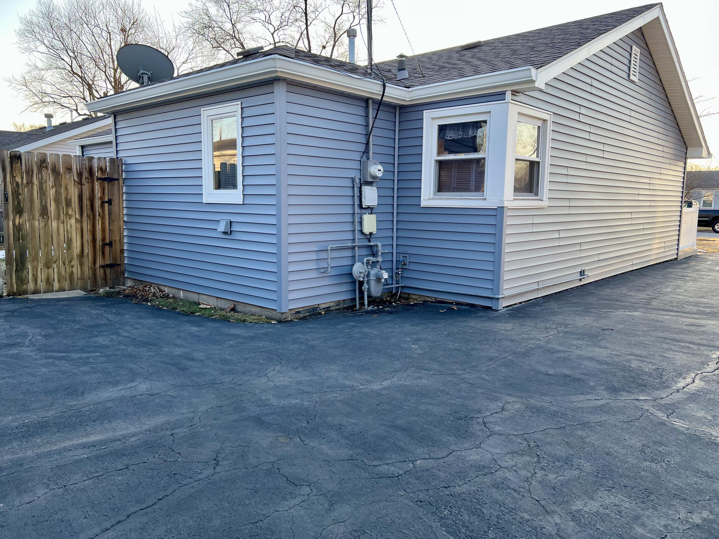 719 North Indiana Street Griffith, IN 46319 - Photo 4 of 24 3000x2250