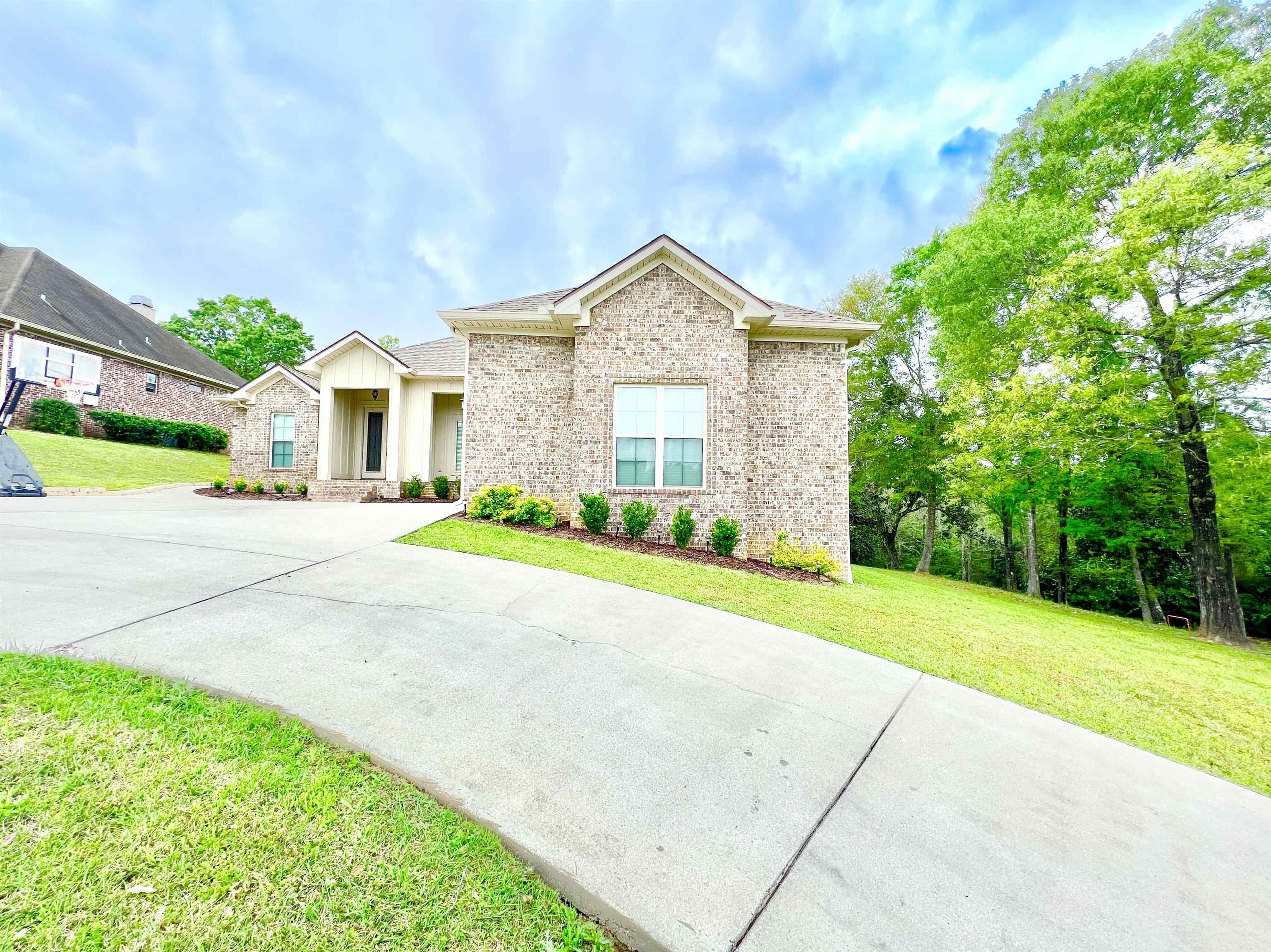 32141 Weatherly Cove Daphne, AL 36527 - Photo 2 of 50