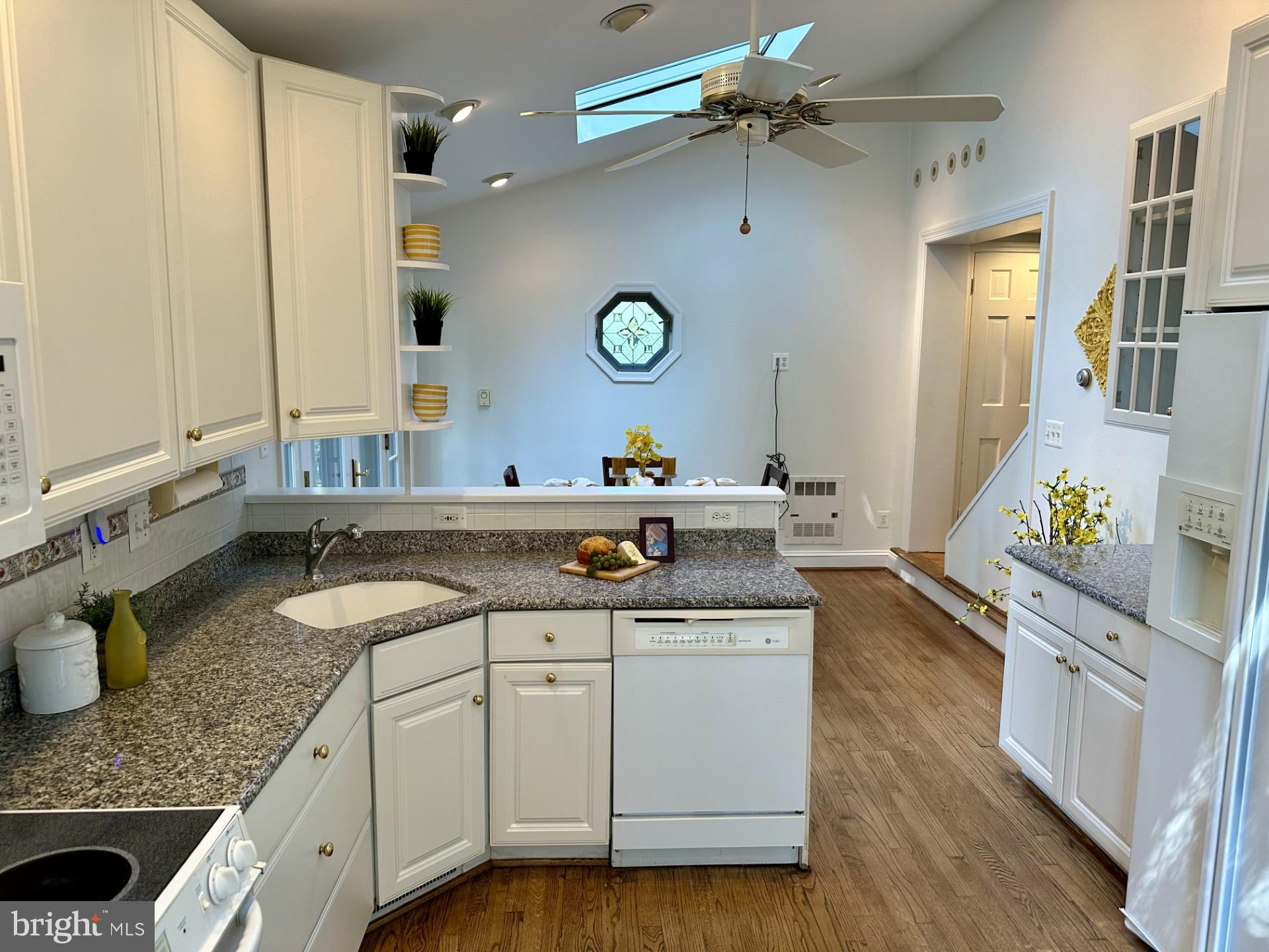 3304 Circle Hill Road Alexandria, VA 22305 - Photo 10 of 59 Kitchen