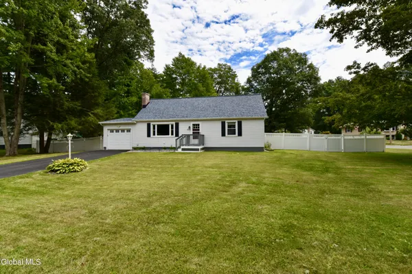 $399,000 | 23 New Castle Road, Halfmoon, NY 12065
