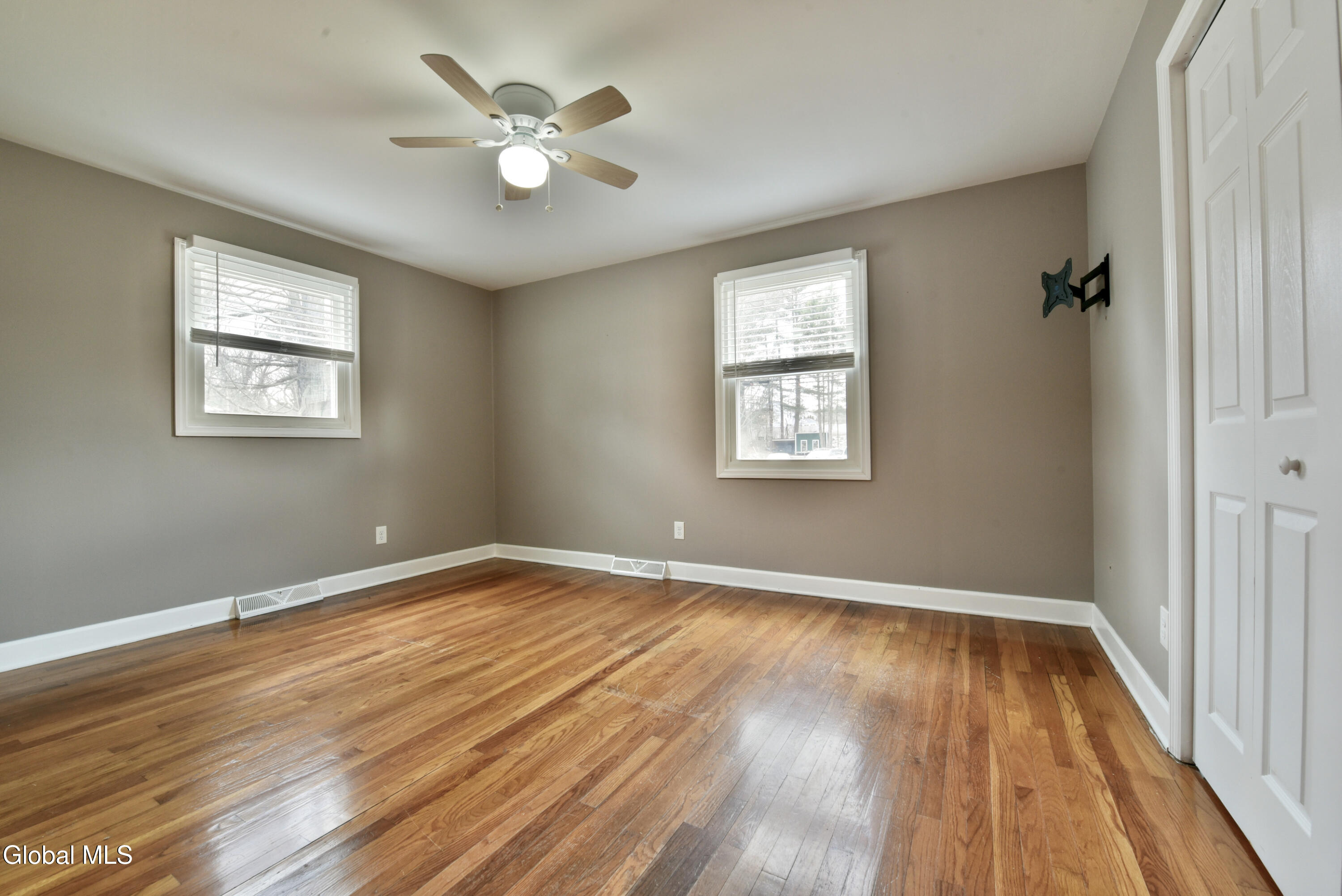 23 New Castle Road Halfmoon, NY 12065 - Photo 20 of 62 23NewcastleDownstairsBR2