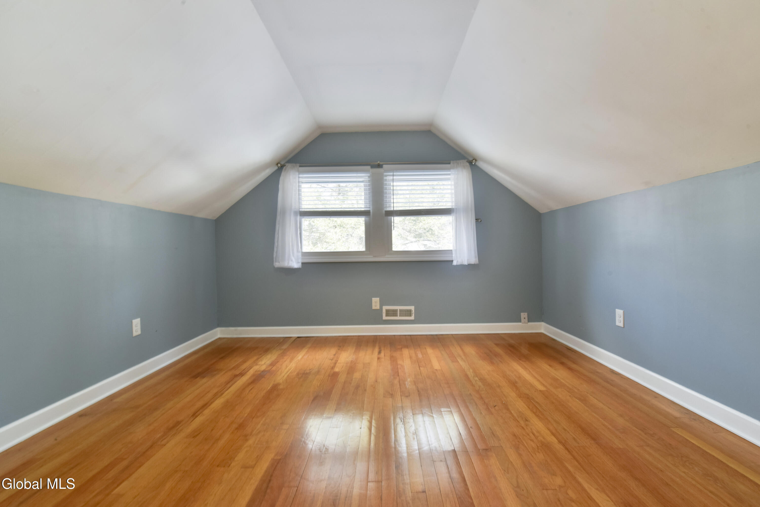 23 New Castle Road Halfmoon, NY 12065 - Photo 29 of 62 23NewcastleRdUpstairsBR1