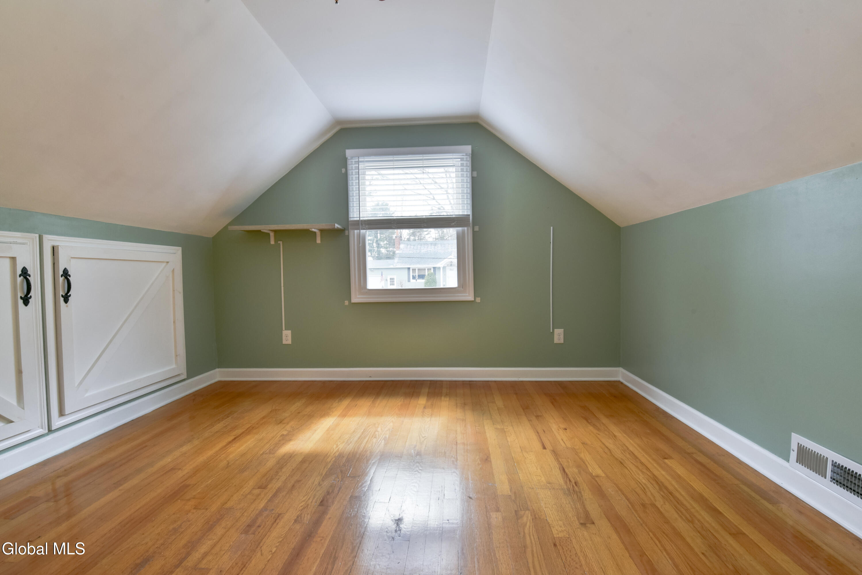 23 New Castle Road Halfmoon, NY 12065 - Photo 34 of 62 23NewcastleRdUpstairsBR2