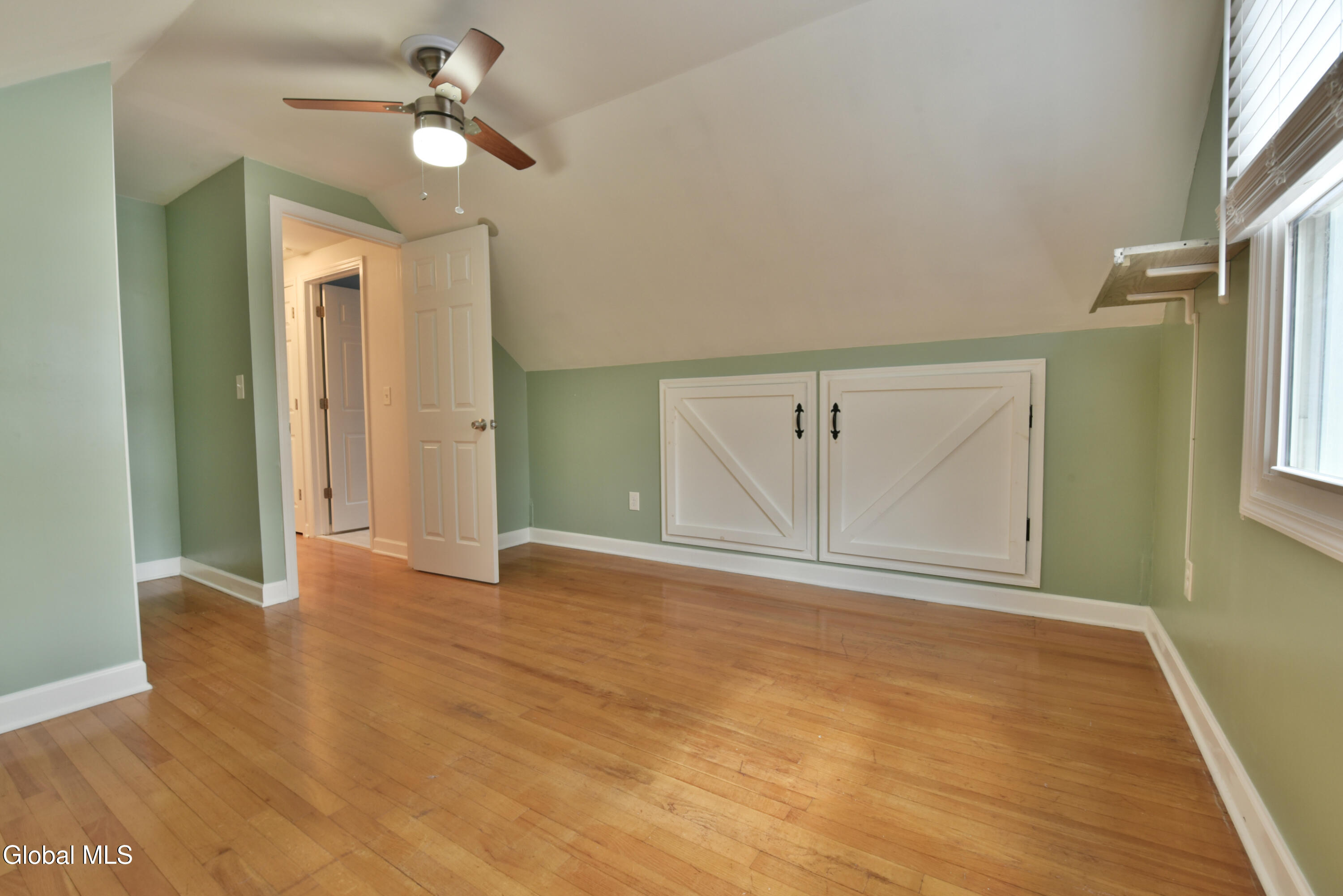 23 New Castle Road Halfmoon, NY 12065 - Photo 35 of 62 23NewcastleRdUpstairsBR22