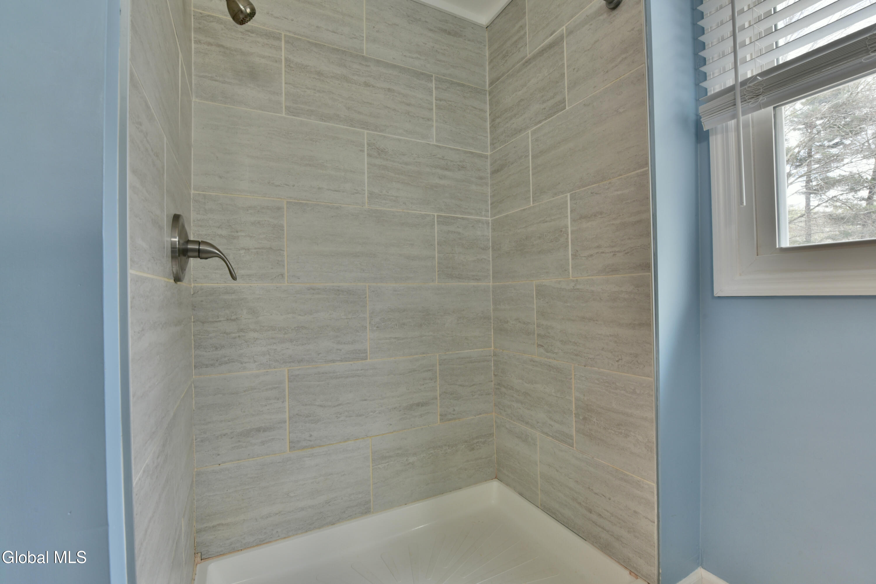 23 New Castle Road Halfmoon, NY 12065 - Photo 38 of 62 23NewcastleRdFullBAShower2