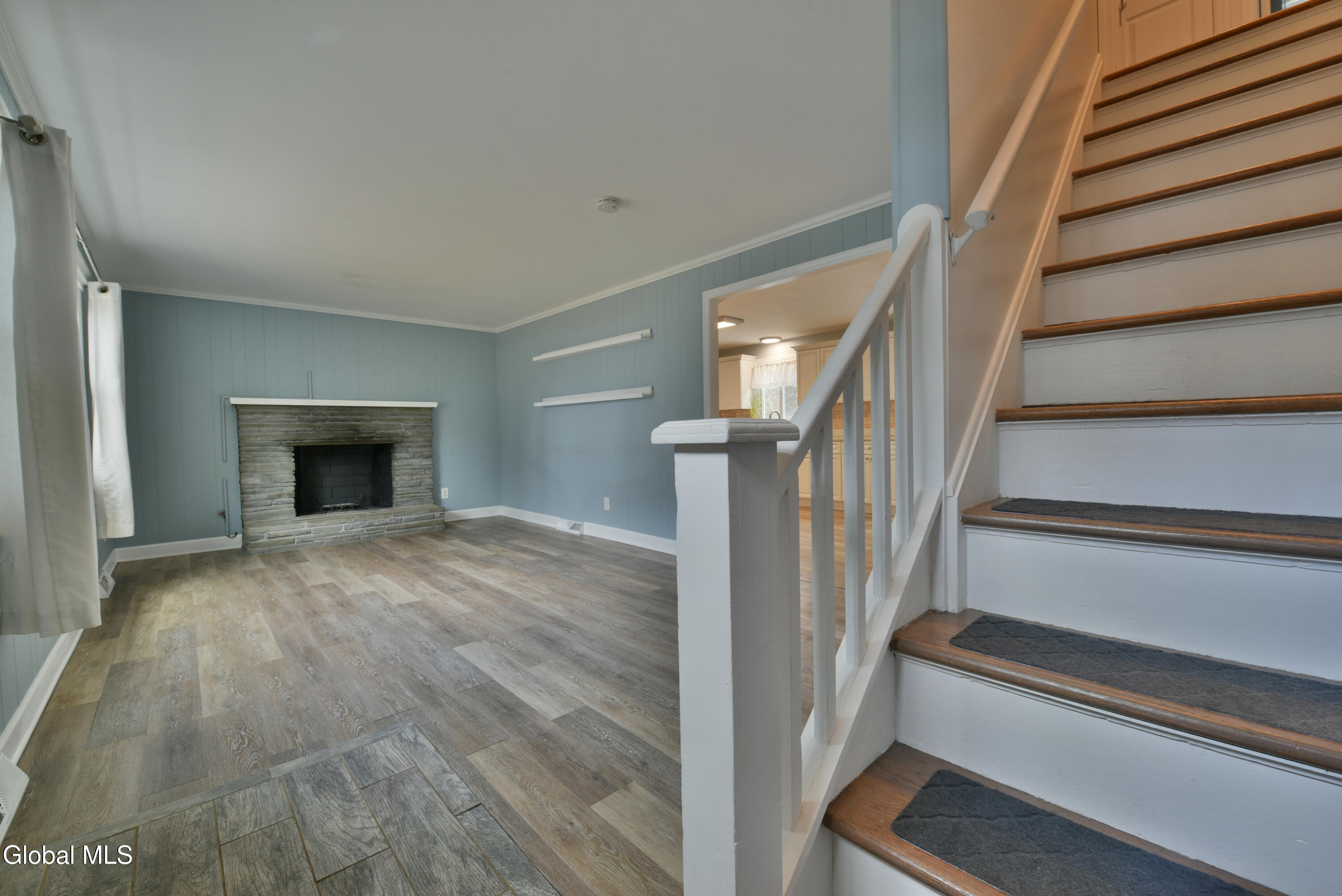 23 New Castle Road Halfmoon, NY 12065 - Photo 4 of 62 23NewcastleRdFRStairsKitch