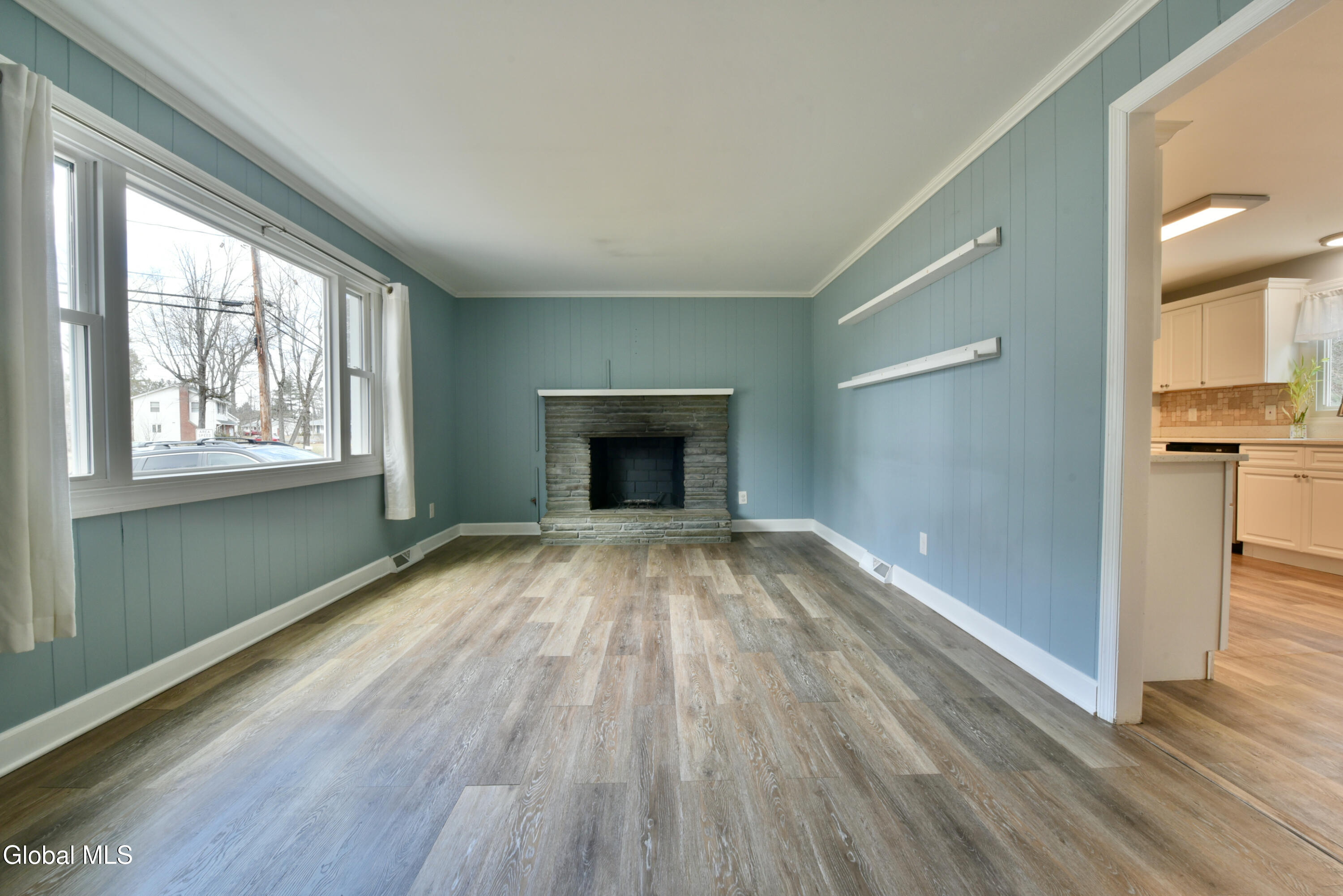 23 New Castle Road Halfmoon, NY 12065 - Photo 5 of 62 23NewcastleRdLRFPKitch