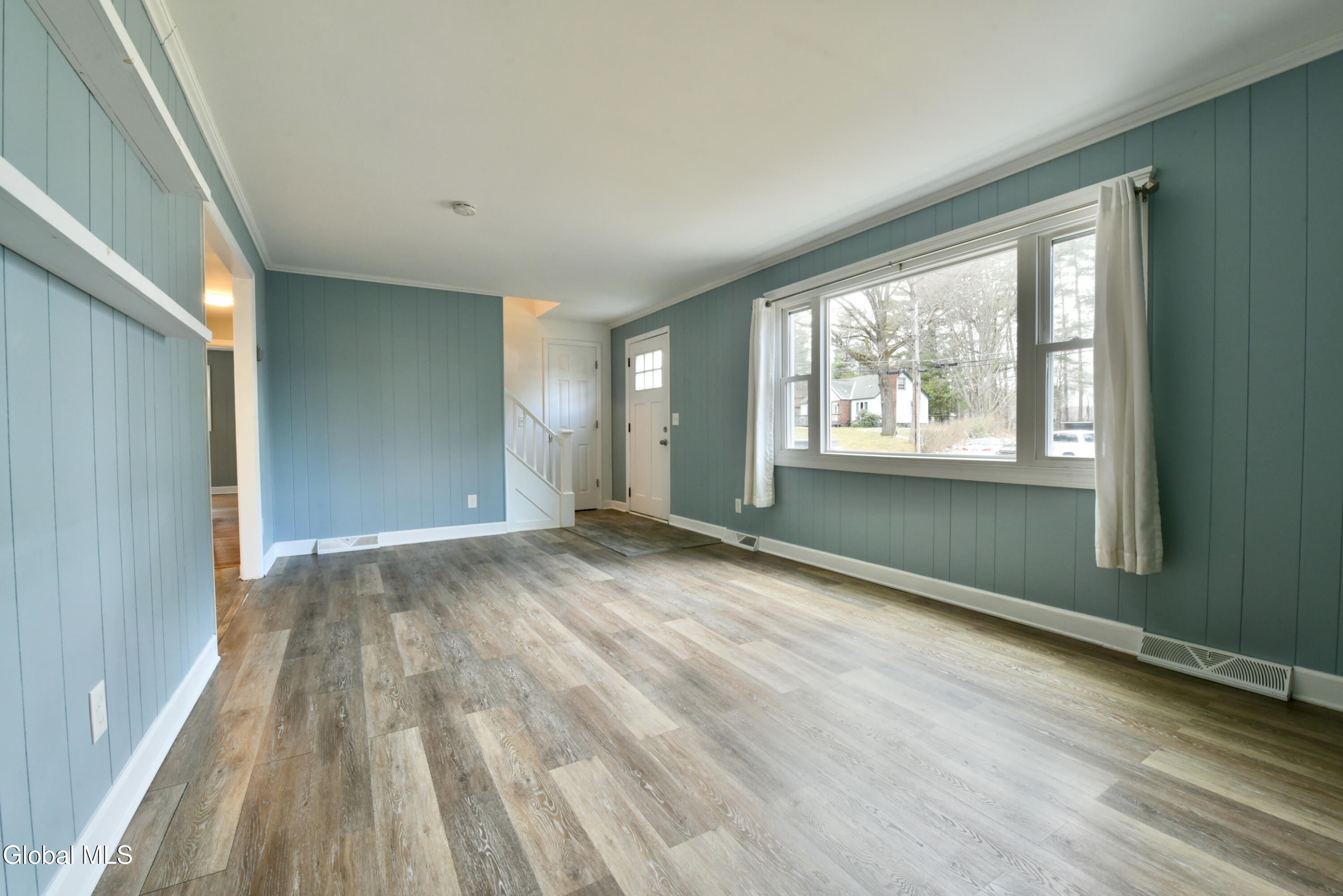 23 New Castle Road Halfmoon, NY 12065 - Photo 8 of 62 23NewcastleRdLRStairs2