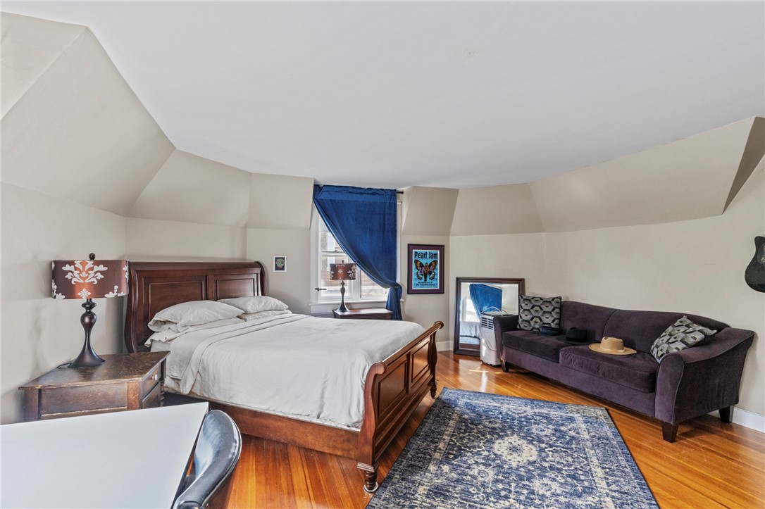 569 Spring Street, Unit 3 Newport, RI 02840 - Photo 25 of 32
