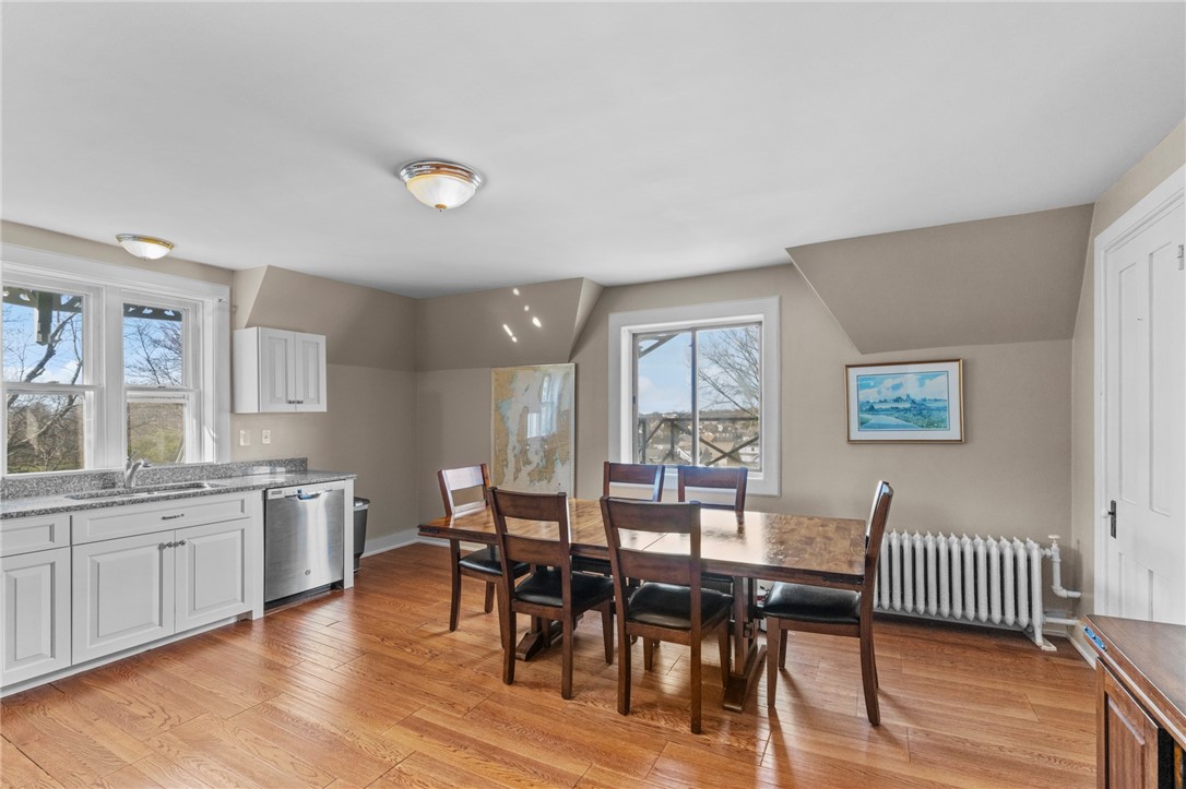 569 Spring Street, Unit 3 Newport, RI 02840 - Photo 4 of 32