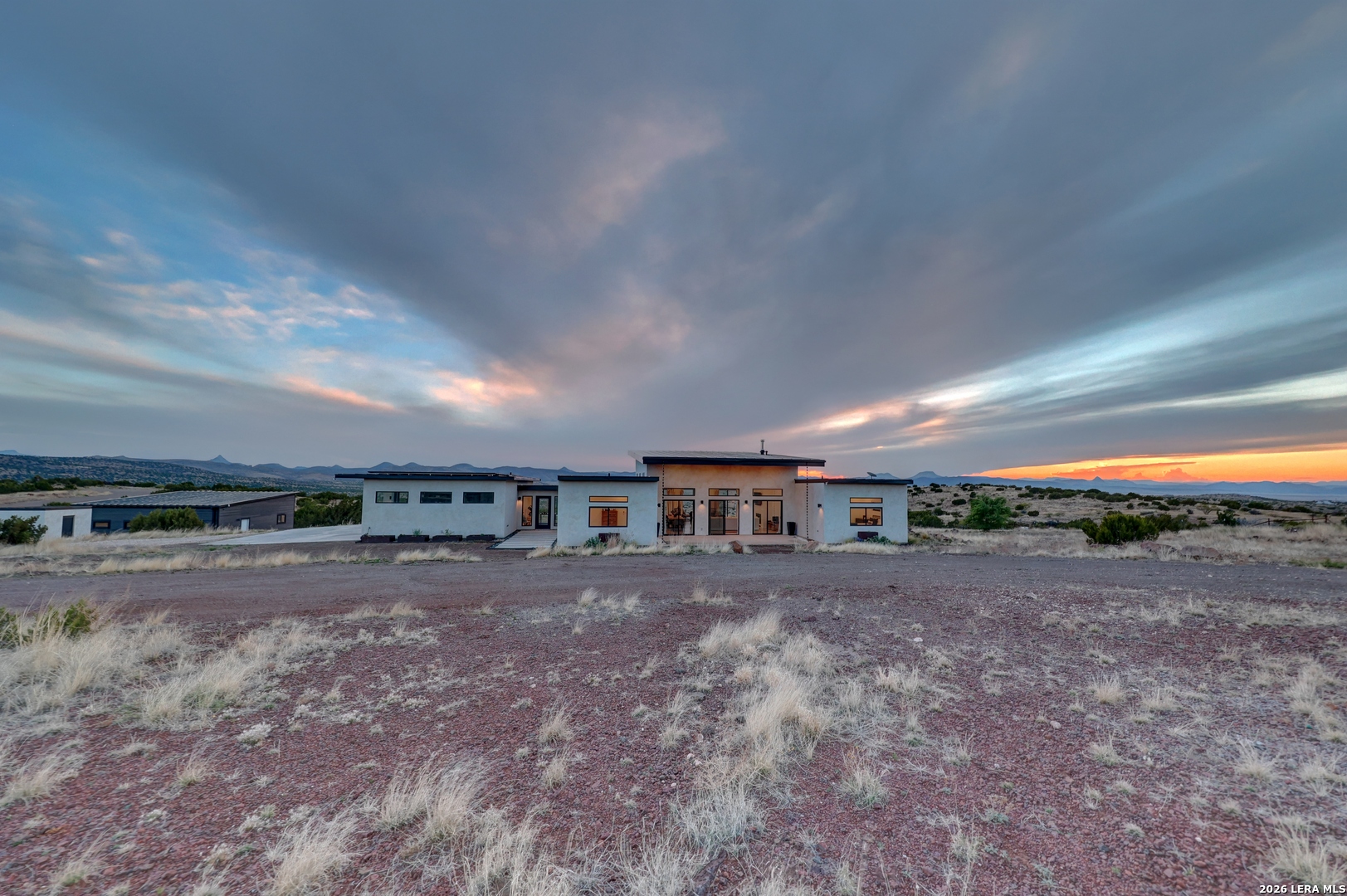 28 Scenic Ridge Road South Alpine, TX 79830 - Photo 48 of 48 a big room with stainless steel appliances and mountain view
