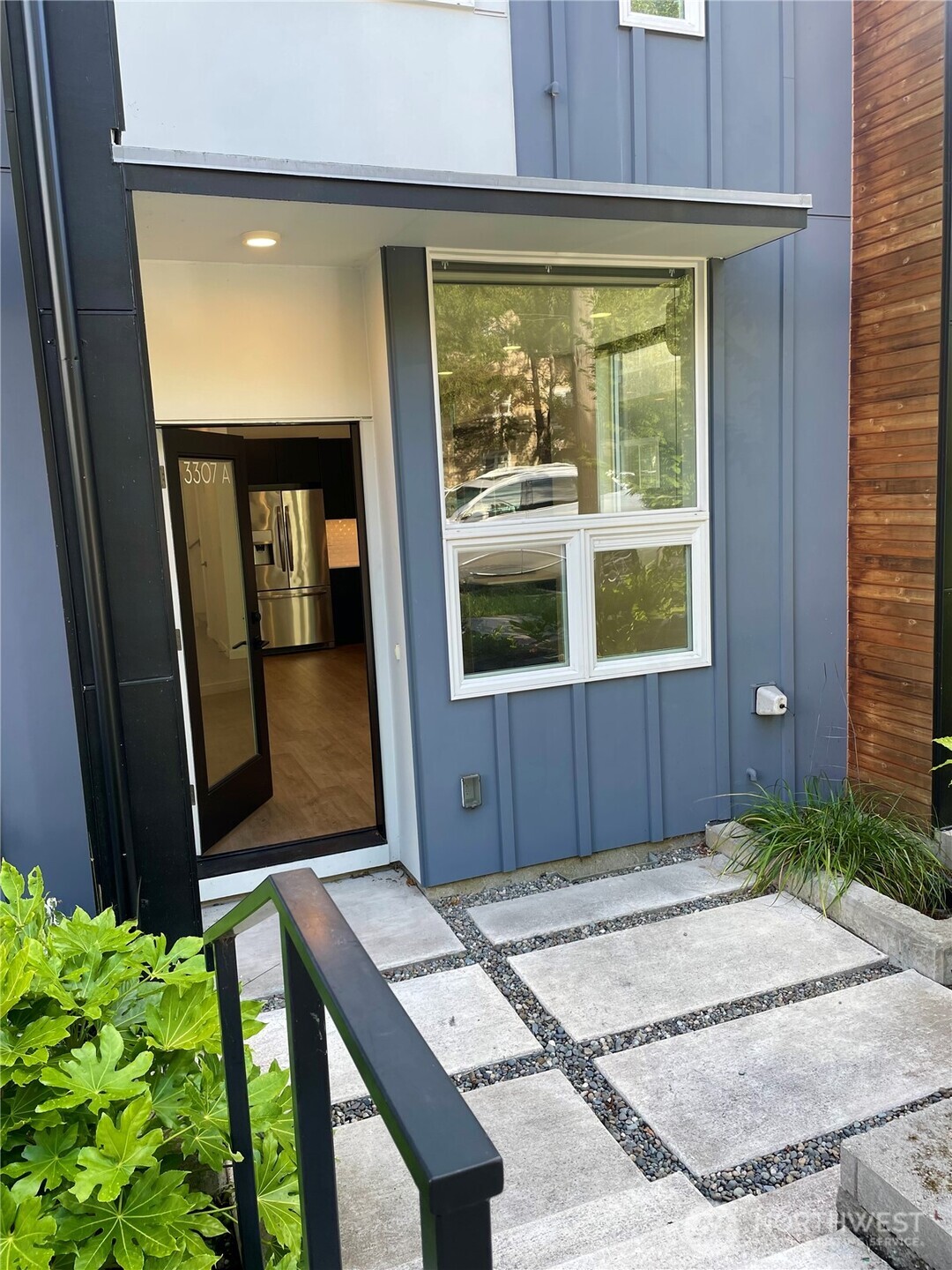 3307 Wetmore Avenue South, Unit A Seattle, WA 98144 - Photo 2 of 24
