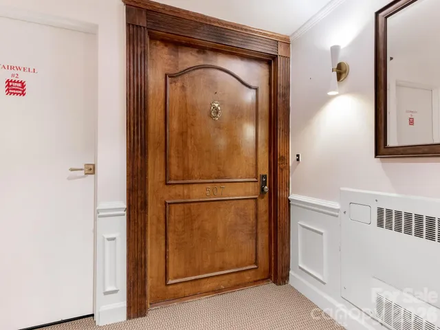 $599,000 | 2222 Selwyn Avenue, Unit 507, Charlotte, NC 28207