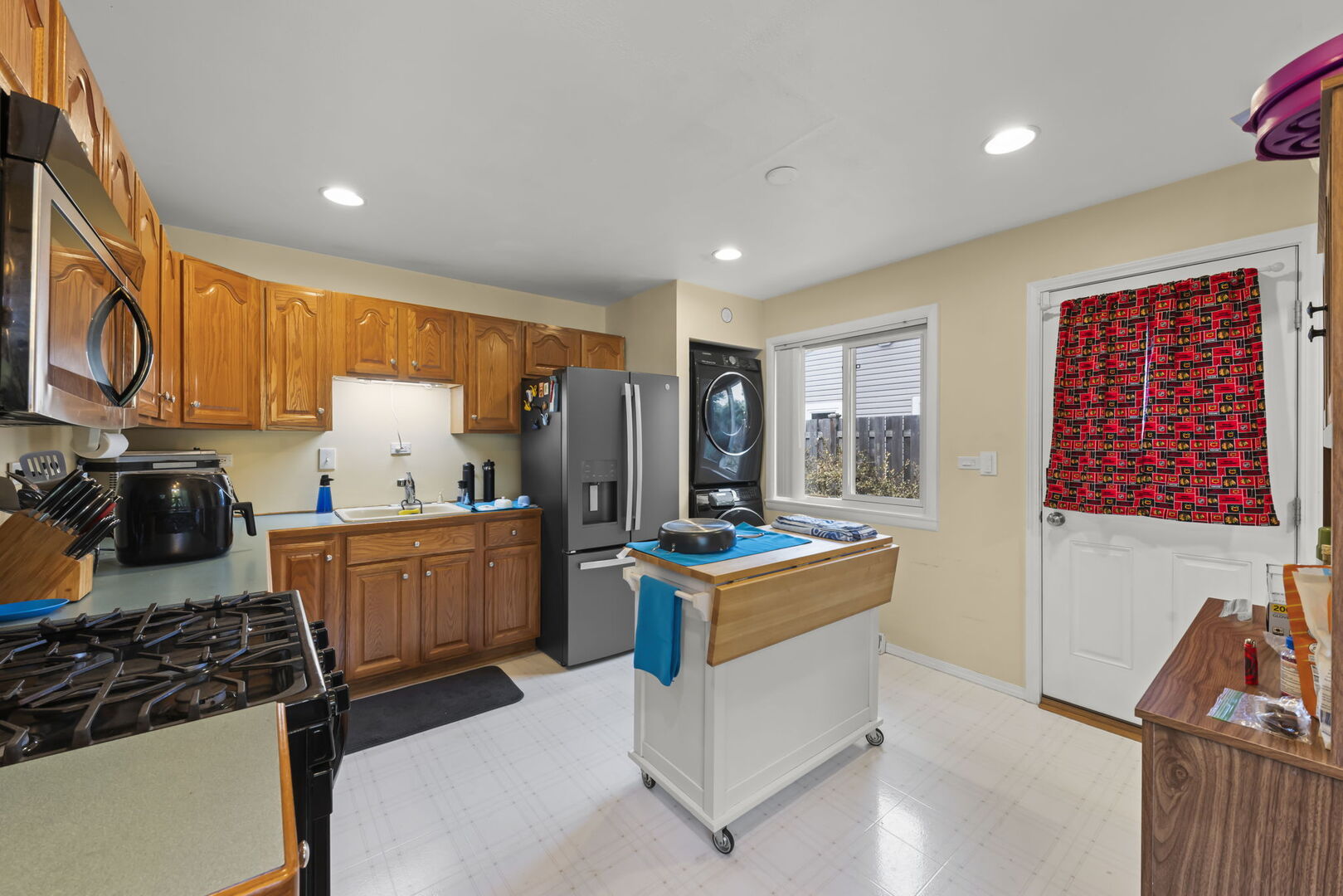 724 East Baldwin Road Palatine, IL 60074 - Photo 6 of 19 Gallery Image 6