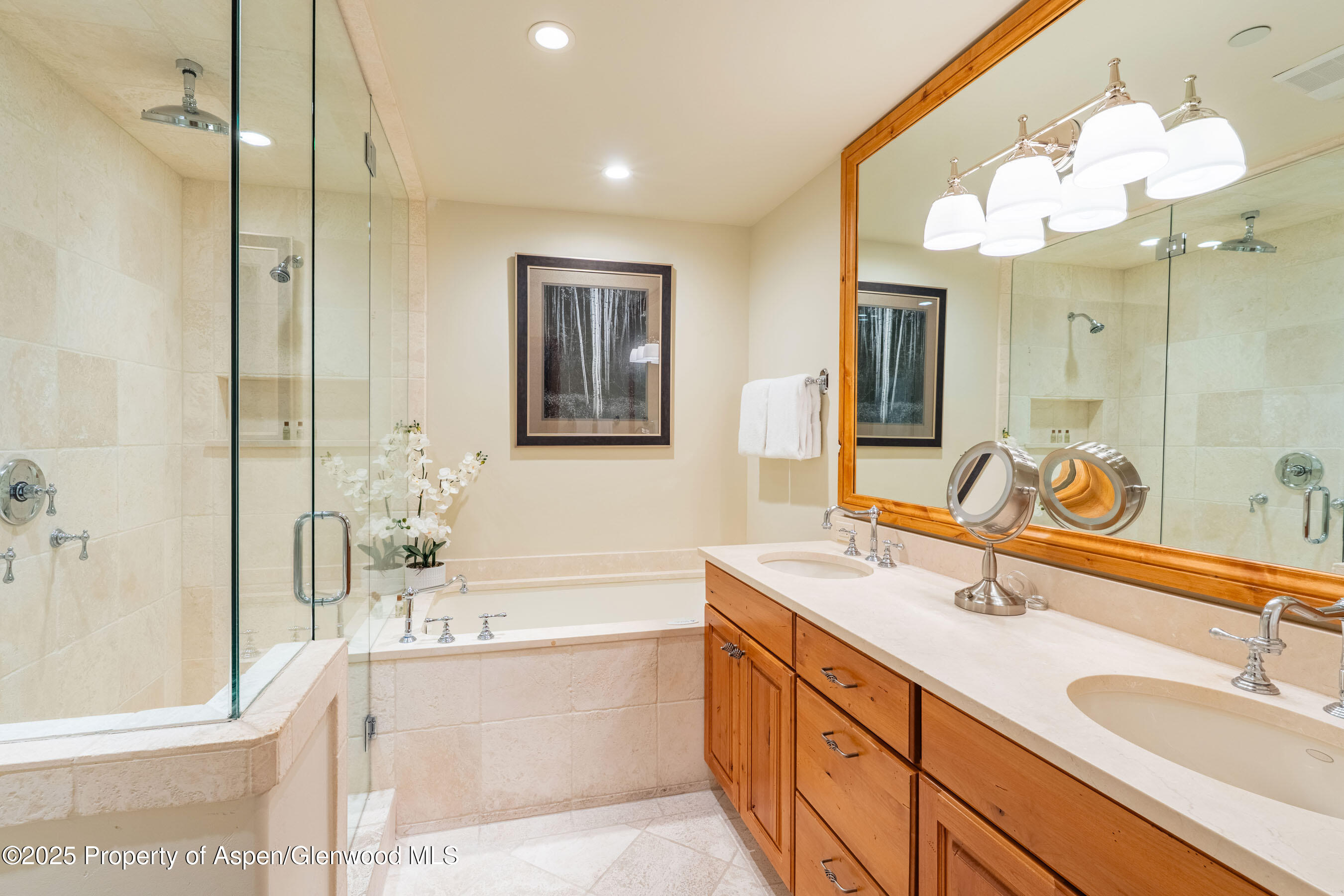 400 Wood Road, Unit 2203 Snowmass Village, CO 81615 - Photo 7 of 22 Primary Ensuite Bath