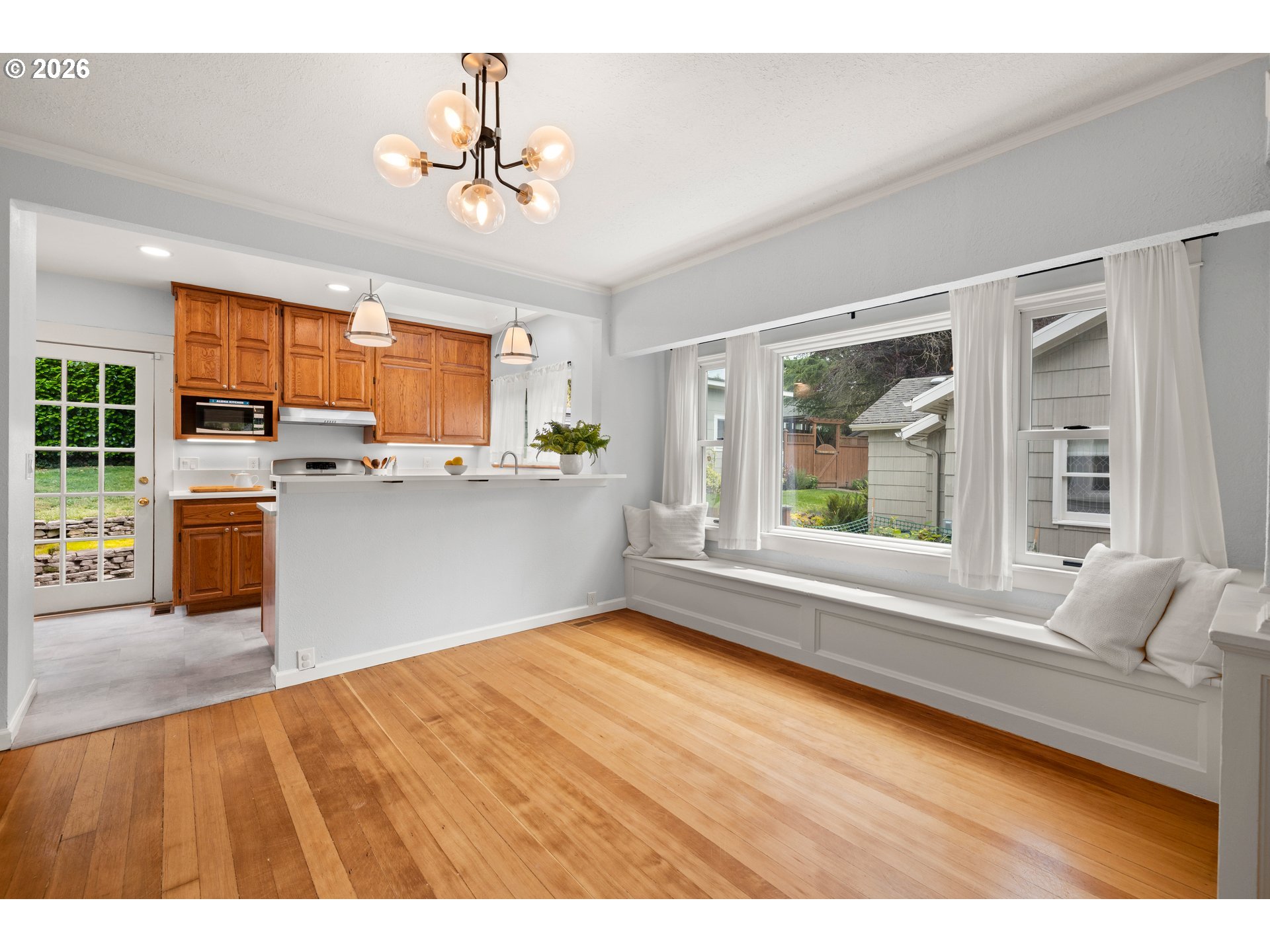 1217 Southwest Spring Garden Street Portland, OR 97219 - Photo 10 of 46 Gallery Image 10