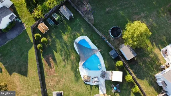 a outdoor view of a yard