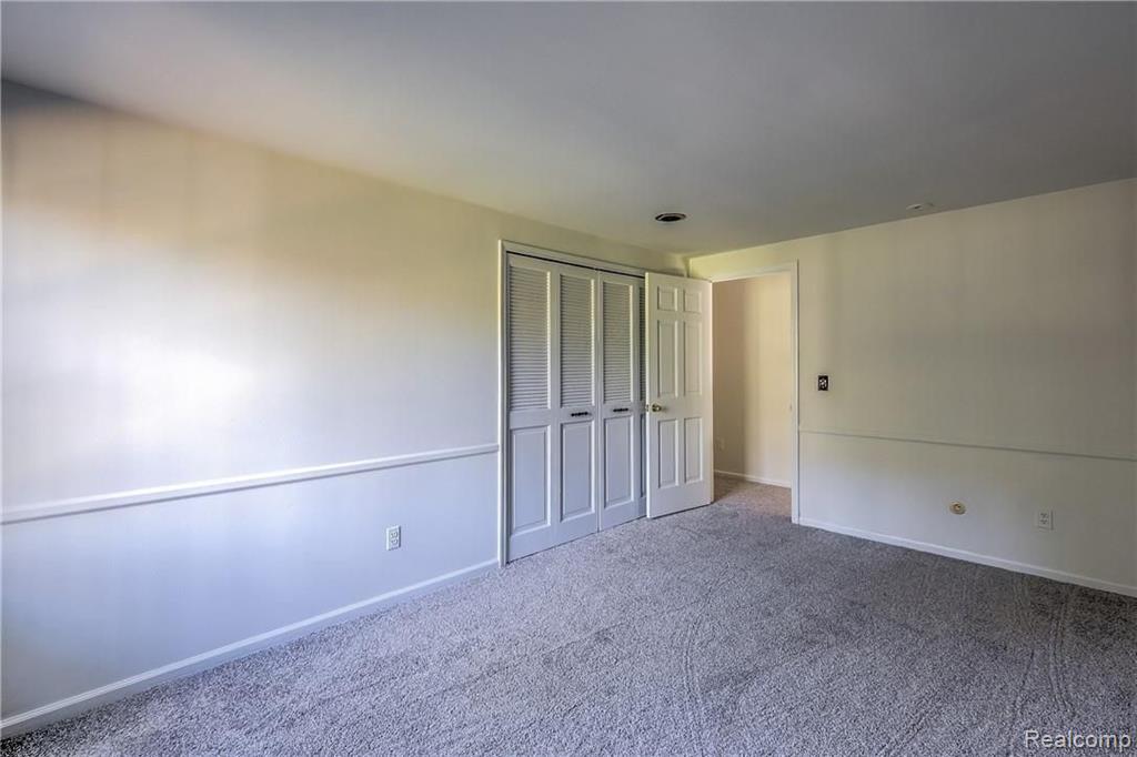 4828 Arrowhead Road West Bloomfield, MI 48323 - Photo 29 of 44 Gallery Image 29