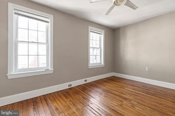 $2,400 | 1010 Trenton Place, Wilmington, DE 19801