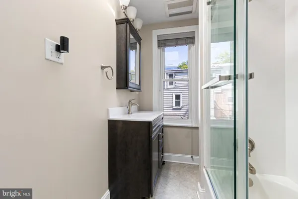 $2,400 | 1010 Trenton Place, Wilmington, DE 19801