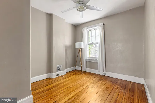 $2,400 | 1010 Trenton Place, Wilmington, DE 19801