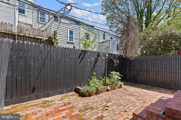 $2,400 | 1010 Trenton Place, Wilmington, DE 19801