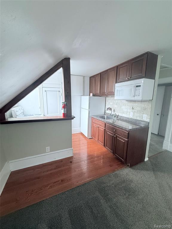 415 Coutant Street, Unit B Flushing, MI 48433 - Photo 9 of 11