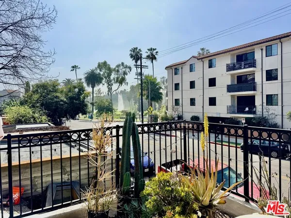 $2,895 | 1112 1/2 Echo Park Avenue, Los Angeles, CA 90026