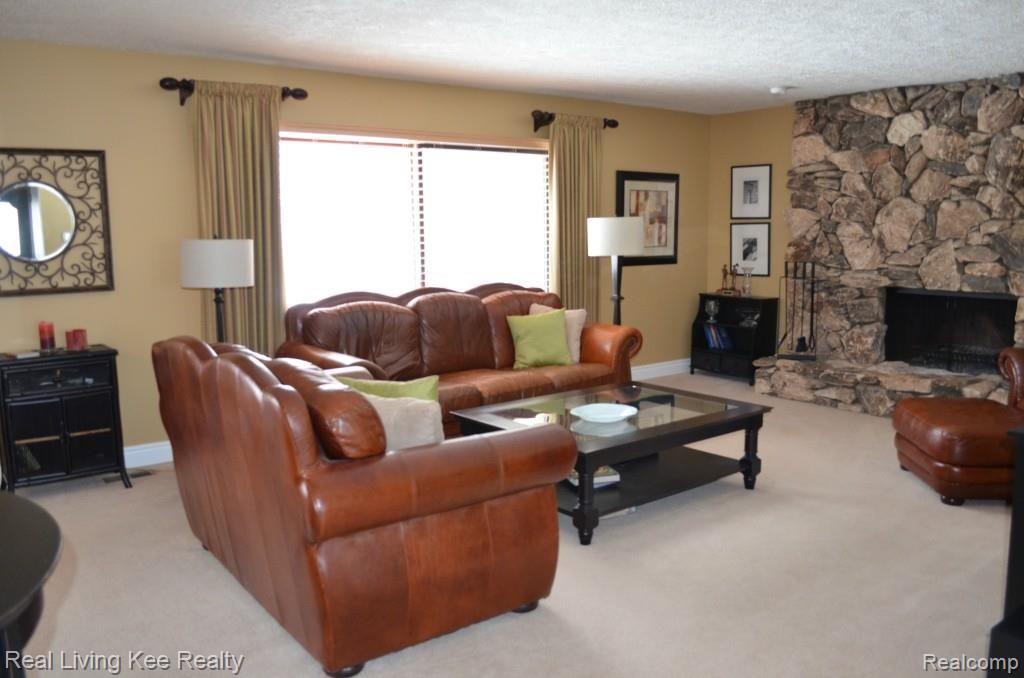 707 Sunlight Drive Rochester, MI 48309 - Photo 7 of 55 family room.jpg