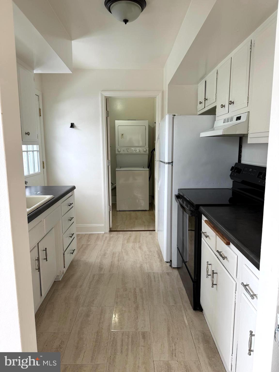 19 Walnut Street, Unit B Williamstown, NJ 08094 - Photo 5 of 10 Kitchen