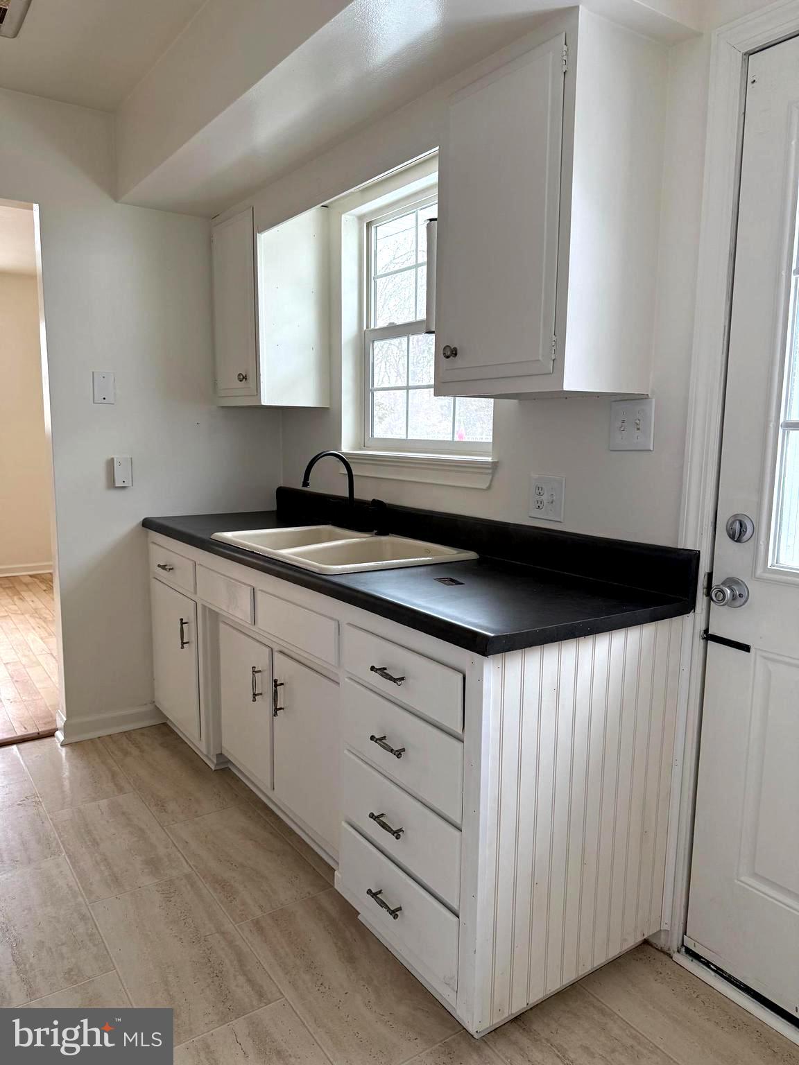 19 Walnut Street, Unit B Williamstown, NJ 08094 - Photo 6 of 10 Kitchen