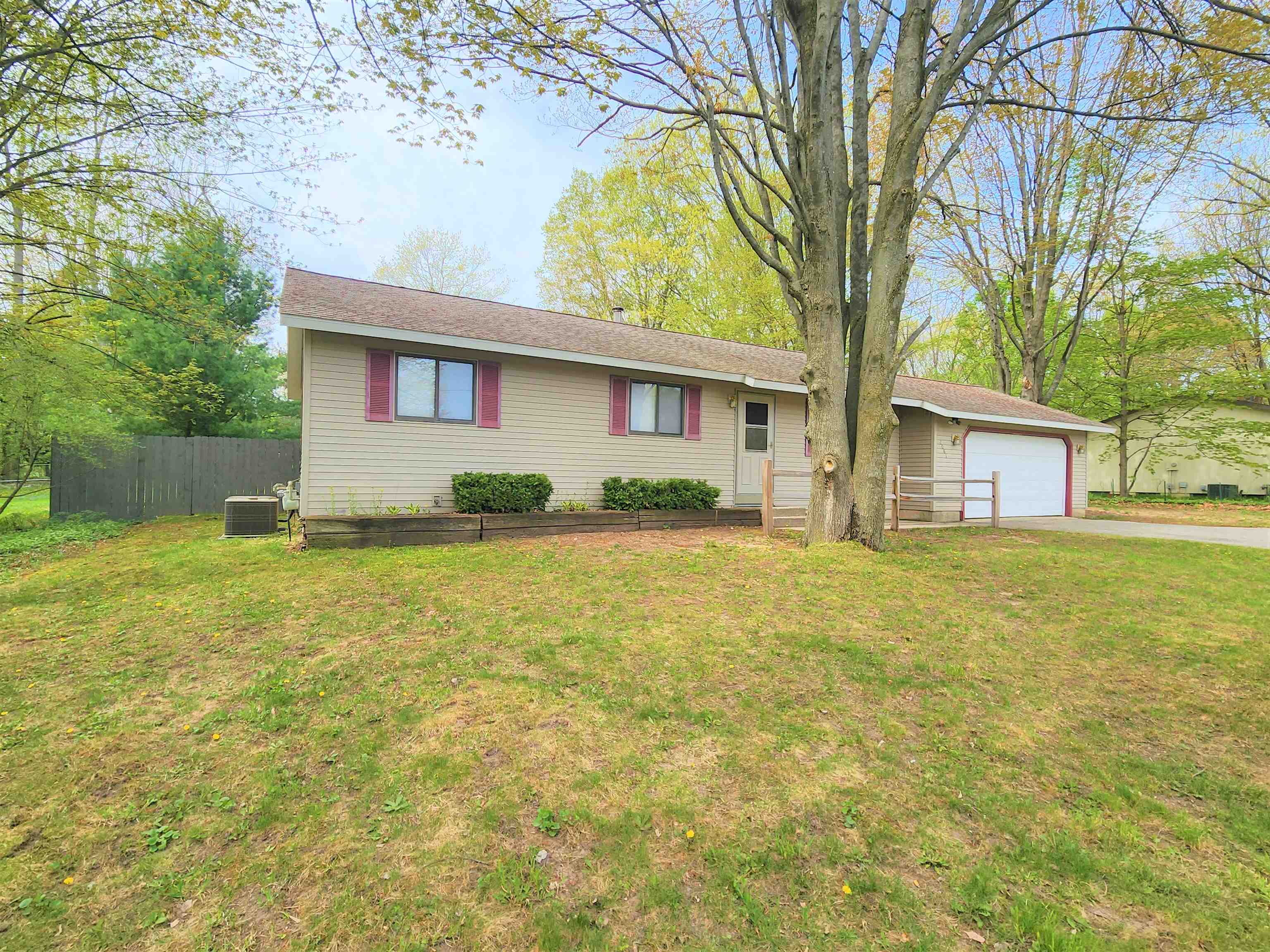 2081 Haaland Road Traverse City, MI 49686 - Photo 1 of 68 1911995.JPG