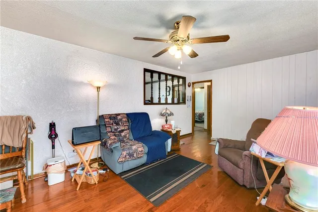 $175,900 | 1300 Cherokee Street, Leavenworth, KS 66048