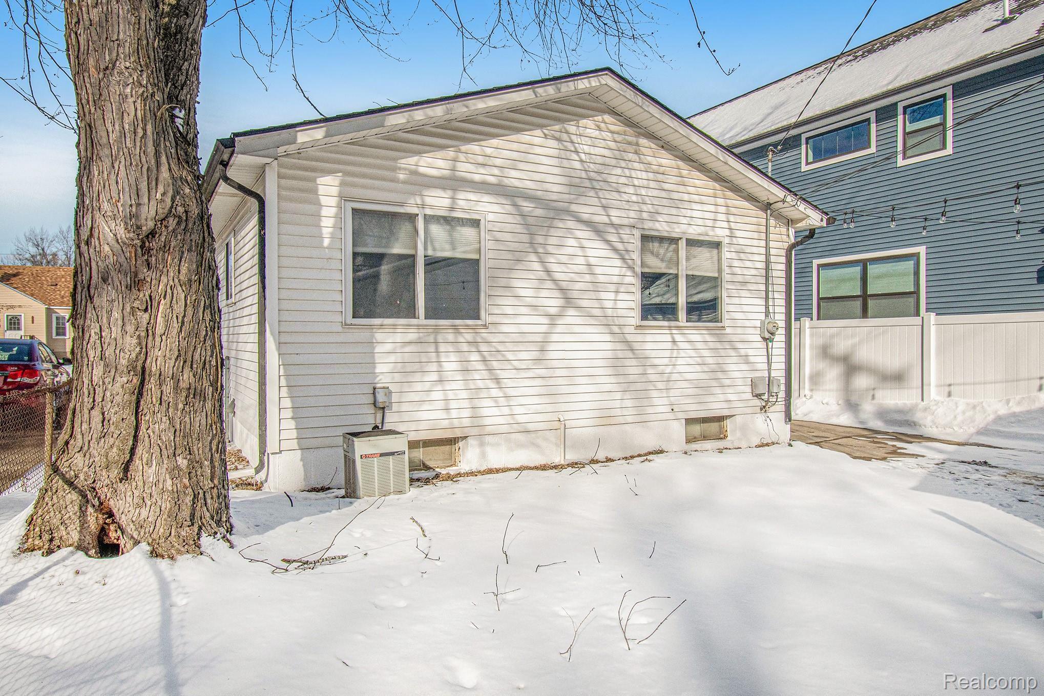 1273 Princeton Road Berkley, MI 48072 - Photo 29 of 35 210211 Floare 1273 Princeton_43.jpg