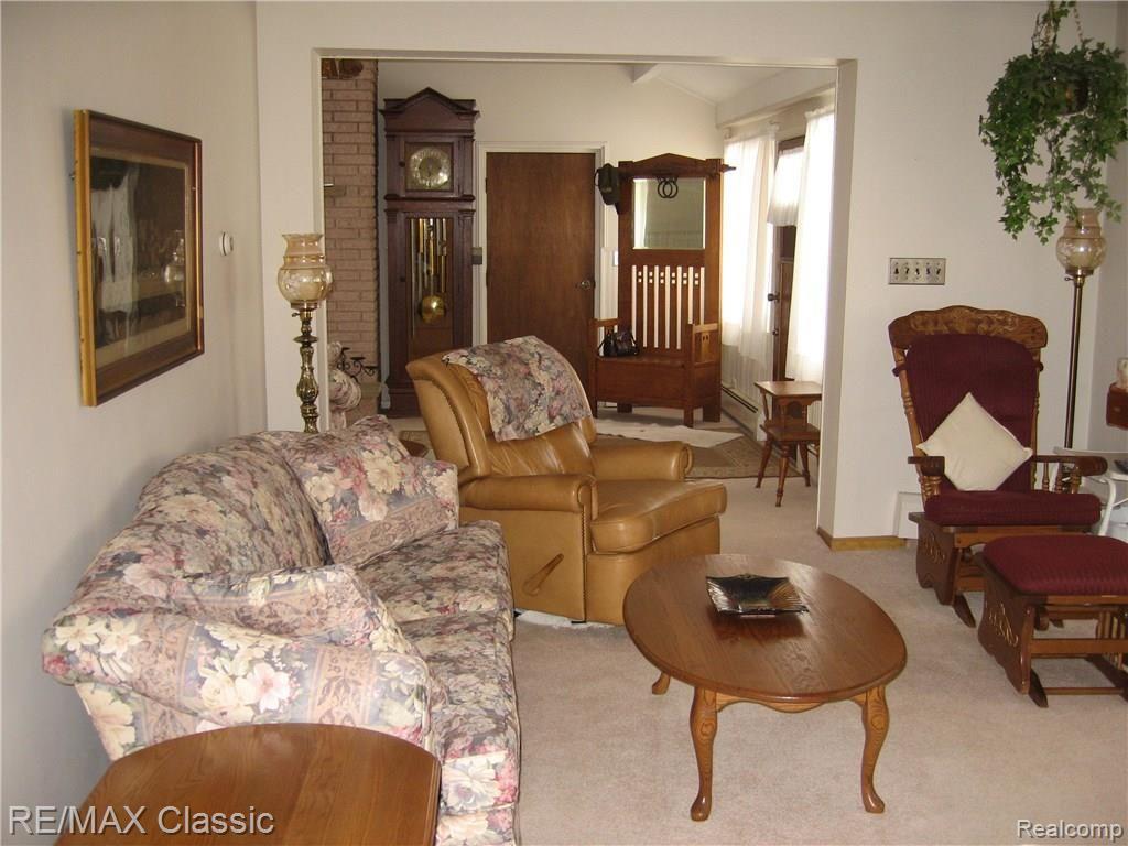 28075 Dixon Road Novi, MI 48377 - Photo 5 of 5 Pam_006.JPG