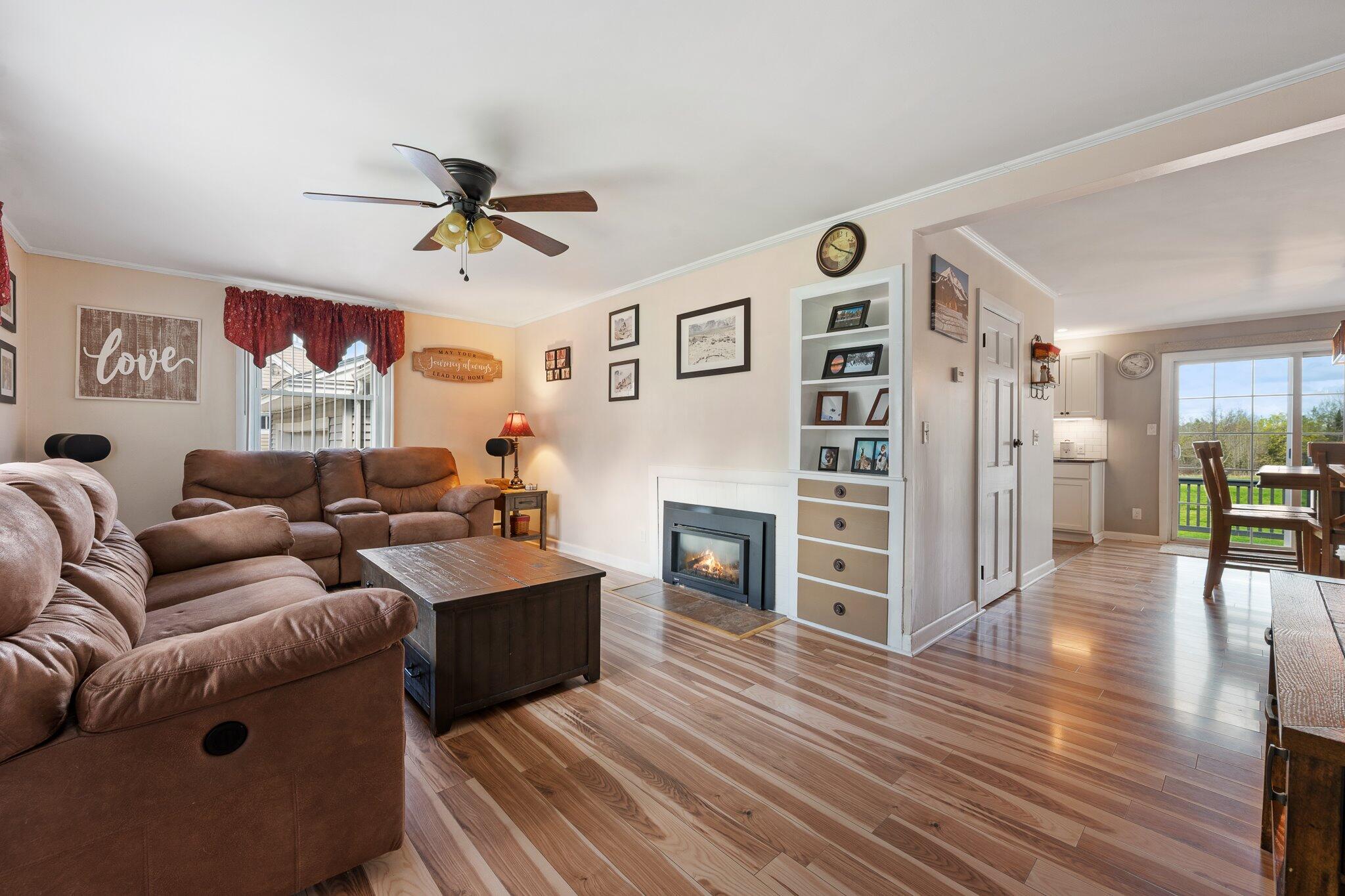 110 Kennebec Road Hampden, ME 04444 - Photo 18 of 55 3-Living Room