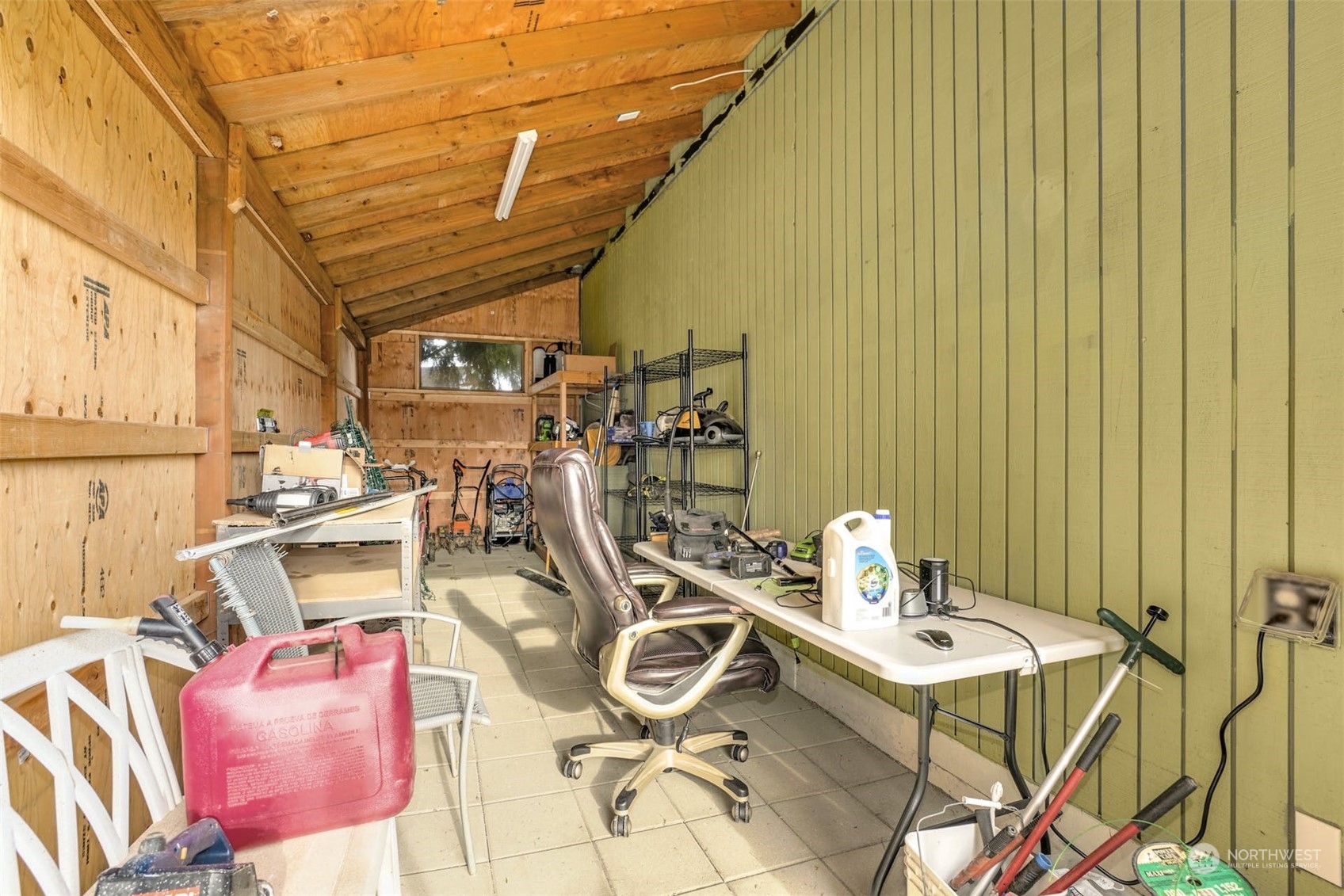 12006 Alexander Road Everett, WA 98204 - Photo 27 of 33 a view of a room with gym equipment